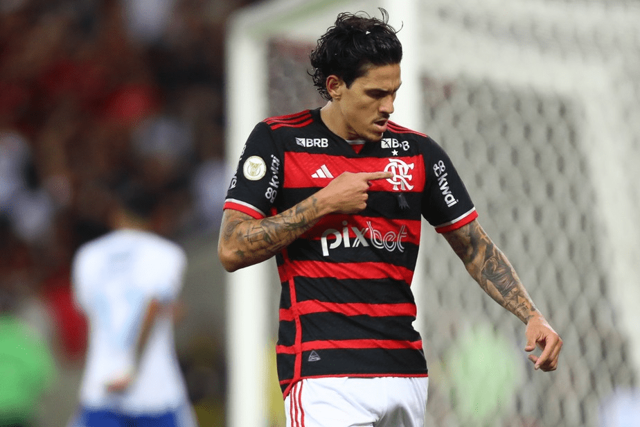 Flamengo emite nota oficial sobre Pedro