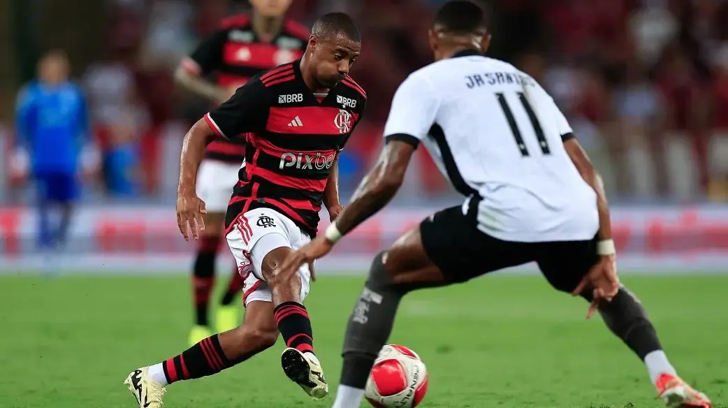 Foto: Buda Mendes/GettyImages - Flamengo busca a vice-liderança e, para isso, precisa conquistar os três pontos diante do Botafogo