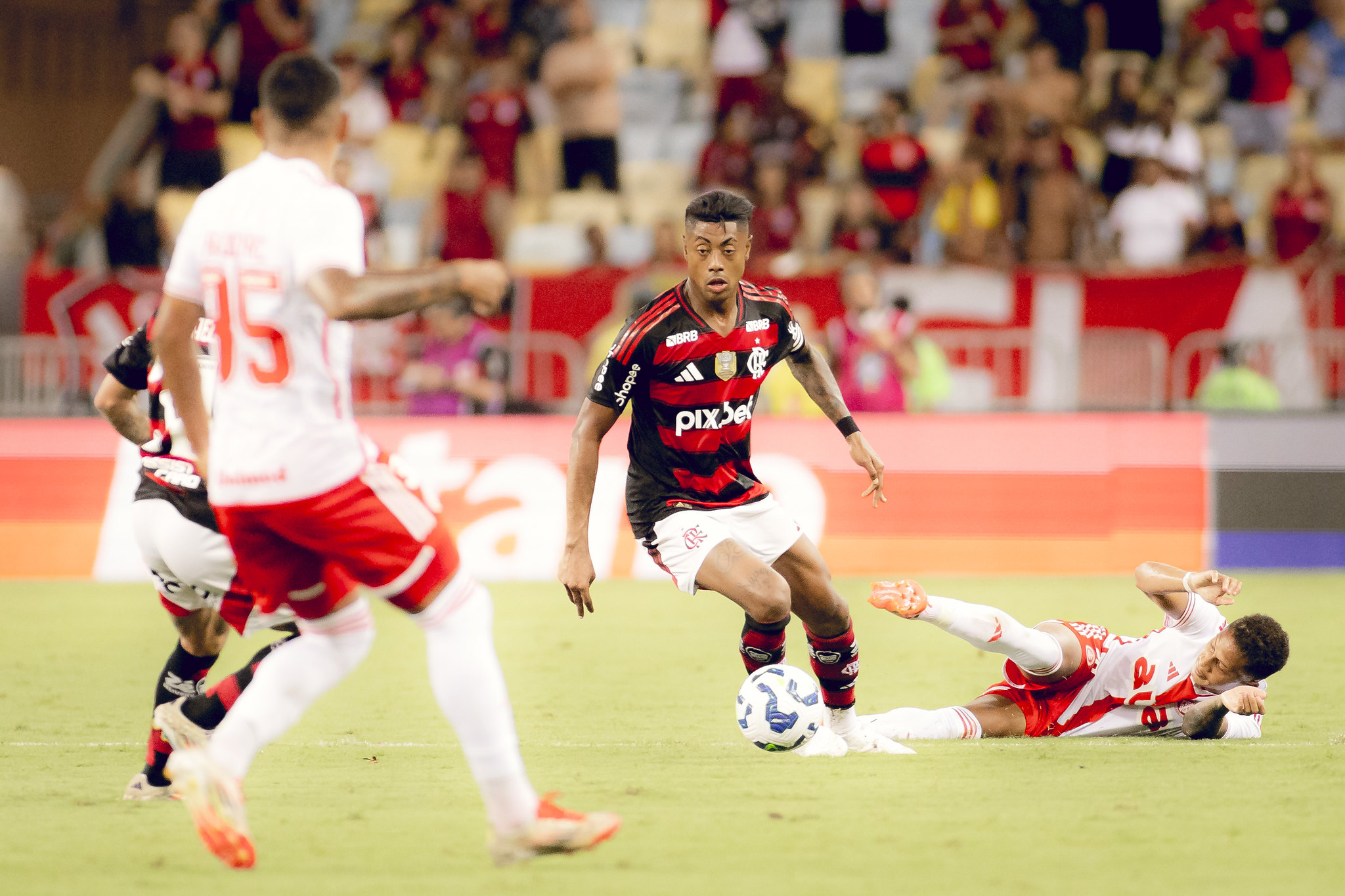 Flamengo x Inter. Foto: Adriano Fontes/Flamengo