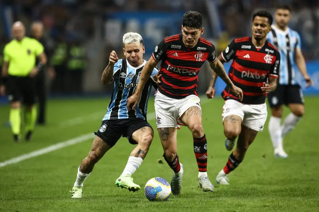 Ayrton Lucas